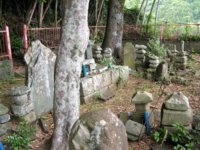 七浄寺跡の宝篋印塔群-史跡-